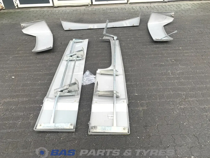DAF XF106 Spoilerset DAF Super Space Cab L2H3 1836001 - Aérodynamique/ Spoilers pour Camion: photos 4 DAF XF106 Spoilerset DAF Super Space Cab L2H3 1836001 - Aérodynamique/ Spoilers pour Camion: photos 4