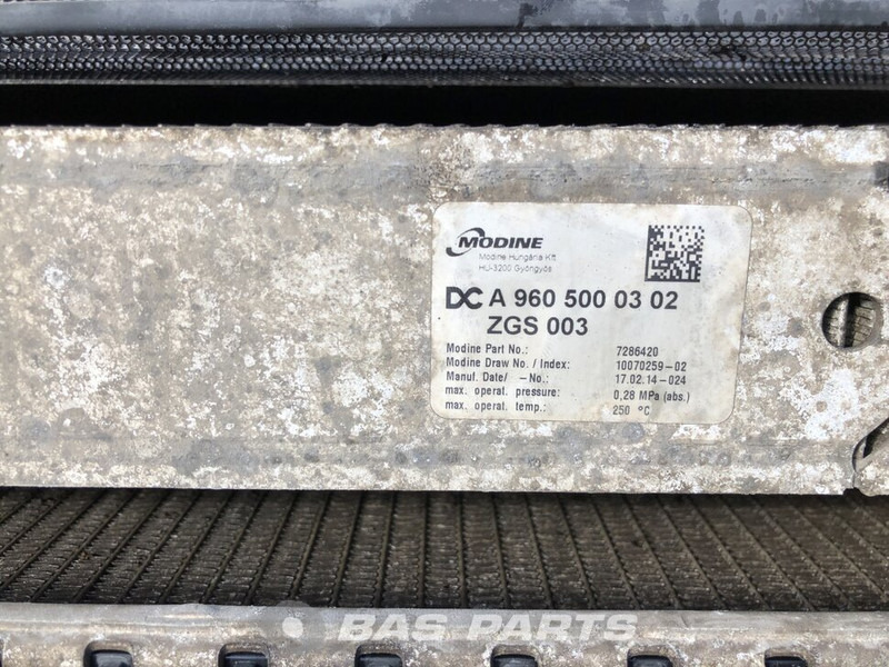 Mercedes-Benz Actros MP4 Koelerpakket Mercedes OM470LA 395 A 960 500 28 01 - Radiateur pour Camion: photos 3 Mercedes-Benz Actros MP4 Koelerpakket Mercedes OM470LA 395 A 960 500 28 01 - Radiateur pour Camion: photos 3