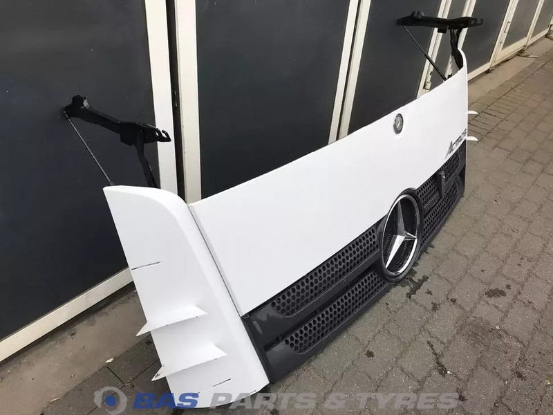 Mercedes-Benz Actros MP4 - Calandre pour Camion: photos 3 Mercedes-Benz Actros MP4 - Calandre pour Camion: photos 3