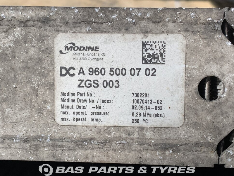 Mercedes-Benz Antos MP4 Koelerpakket Mercedes OM936LA 320 A 960 500 29 01 - Radiateur pour Camion: photos 3 Mercedes-Benz Antos MP4 Koelerpakket Mercedes OM936LA 320 A 960 500 29 01 - Radiateur pour Camion: photos 3