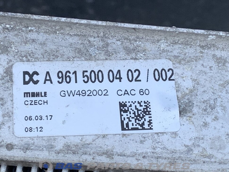 Mercedes-Benz Intercooler Mercedes A 961 500 04 02 - Intercooler pour Camion: photos 3 Mercedes-Benz Intercooler Mercedes A 961 500 04 02 - Intercooler pour Camion: photos 3