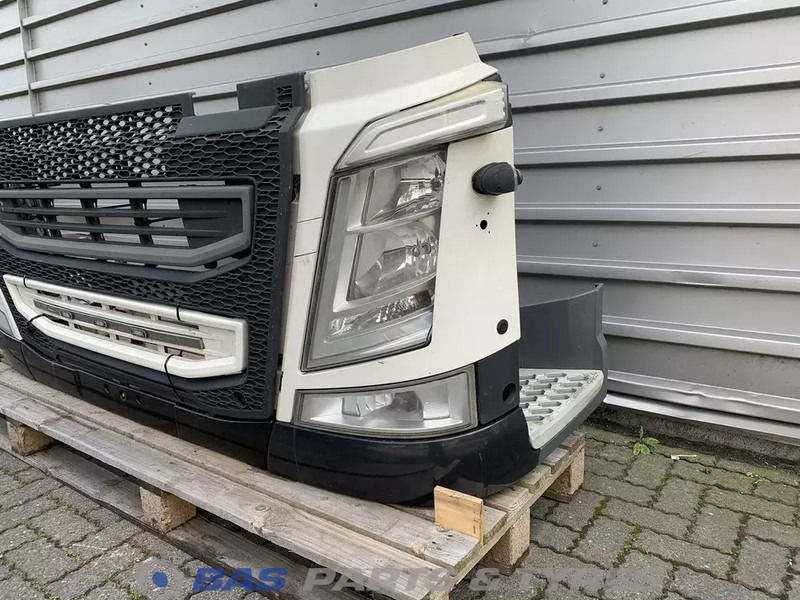 Volvo FH4 Bumper Volvo 82139942 - Pare-chocs pour Camion: photos 2 Volvo FH4 Bumper Volvo 82139942 - Pare-chocs pour Camion: photos 2