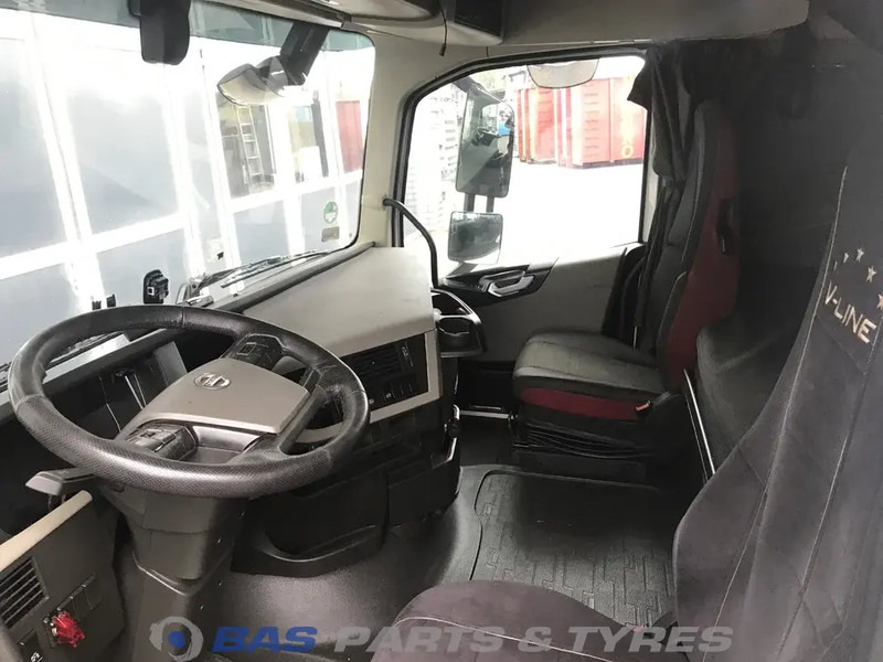 Volvo FH4 Volvo Globetrotter L2H2 82219166 - Cabine et intérieur pour Camion: photos 5 Volvo FH4 Volvo Globetrotter L2H2 82219166 - Cabine et intérieur pour Camion: photos 5