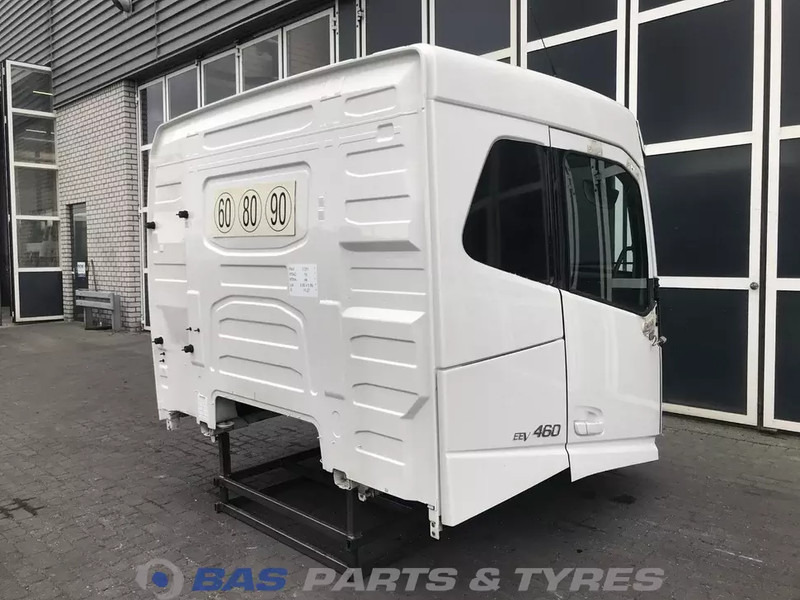 Volvo FH4 Volvo Sleeper Cab L2H1 82271553 - Cabine et intérieur pour Camion: photos 3 Volvo FH4 Volvo Sleeper Cab L2H1 82271553 - Cabine et intérieur pour Camion: photos 3