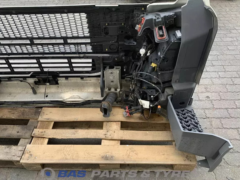 Volvo FM5 Bumper Volvo 78670304 - Pare-chocs pour Camion: photos 5 Volvo FM5 Bumper Volvo 78670304 - Pare-chocs pour Camion: photos 5