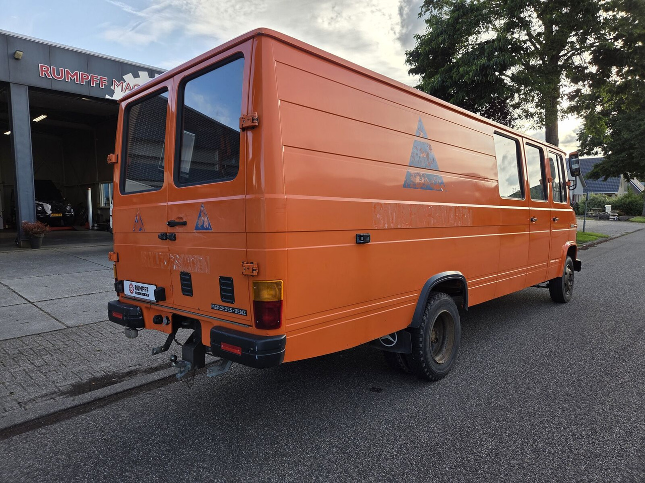 Mercedes-Benz L 608 D dubbel cabine (26700 km) goederen en personen bestelwagen - Transport de personnes: photos 3 Mercedes-Benz L 608 D dubbel cabine (26700 km) goederen en personen bestelwagen - Transport de personnes: photos 3