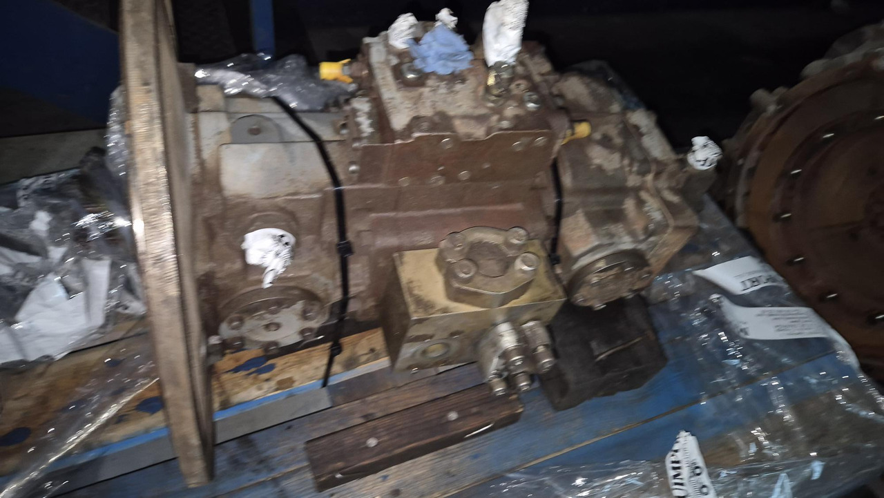 BOMBA LIEBHERR LPVD107 - Pompe hydraulique pour Engins de chantier: photos 2 BOMBA LIEBHERR LPVD107 - Pompe hydraulique pour Engins de chantier: photos 2