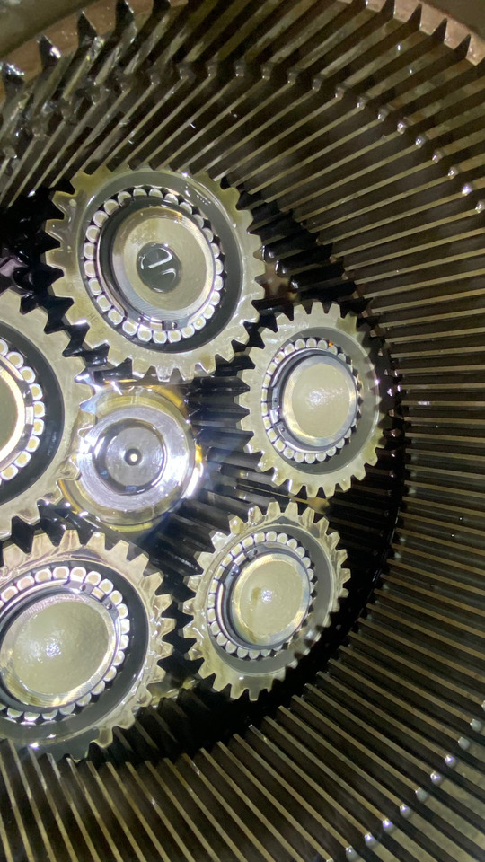 MANDO FINAL FAT450/044 LIEBHERR R954B - Moteur de translation pour Engins de chantier: photos 2 MANDO FINAL FAT450/044 LIEBHERR R954B - Moteur de translation pour Engins de chantier: photos 2