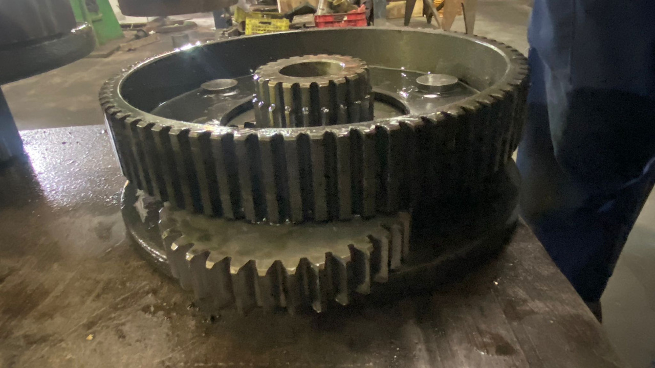 MANDO FINAL FAT450/044 LIEBHERR R954B - Moteur de translation pour Engins de chantier: photos 5 MANDO FINAL FAT450/044 LIEBHERR R954B - Moteur de translation pour Engins de chantier: photos 5