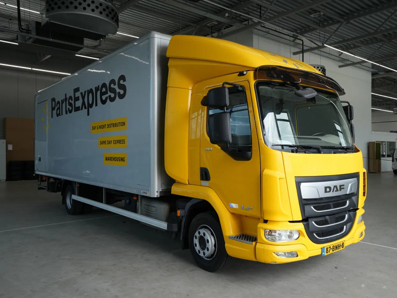 DAF LF 210 FA, 12t, Gesloten Bak, Laadklep 1,5t, Zijdeur, New Apk - Camion fourgon: photos 3 DAF LF 210 FA, 12t, Gesloten Bak, Laadklep 1,5t, Zijdeur, New Apk - Camion fourgon: photos 3