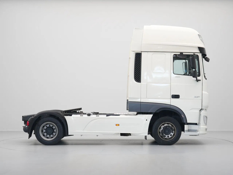 DAF XF 480 FT Super Space Cab, 2x Tanks, PTO Prep - Tracteur routier: photos 5 DAF XF 480 FT Super Space Cab, 2x Tanks, PTO Prep - Tracteur routier: photos 5