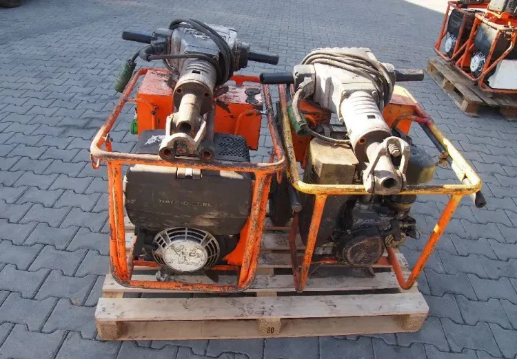 Agregat Bosch  2006 i Młot do kucia - Matériel de chantier: photos 1 Agregat Bosch  2006 i Młot do kucia - Matériel de chantier: photos 1