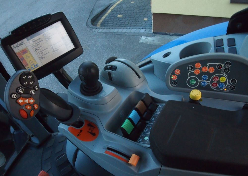 Tracteur agricole Ciągnik New Holland T7.185 2013 New Holland Autocommand i TUZ: photos 9