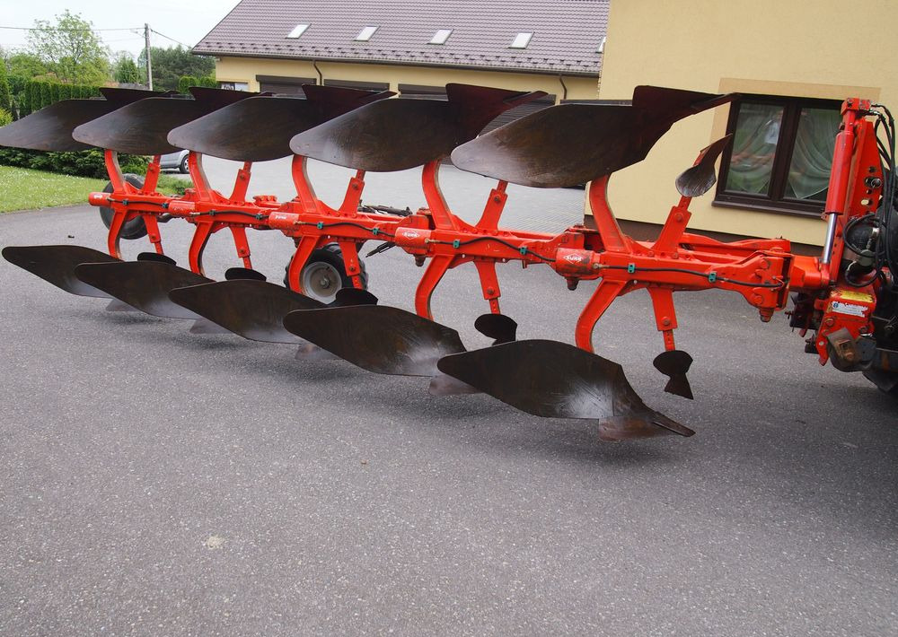 Pług obrotowy Kuhn Kuhn Vari-Master 150 4+1 Pług obracany Kuhn Vari-Master 150 4+1 - Charrue: photos 1 Pług obrotowy Kuhn Kuhn Vari-Master 150 4+1 Pług obracany Kuhn Vari-Master 150 4+1 - Charrue: photos 1