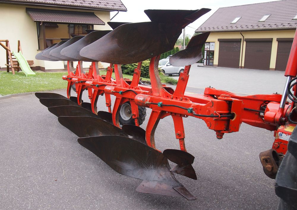 Pług obrotowy Kuhn Kuhn Vari-Master 150 4+1 Pług obracany Kuhn Vari-Master 150 4+1 - Charrue: photos 5 Pług obrotowy Kuhn Kuhn Vari-Master 150 4+1 Pług obracany Kuhn Vari-Master 150 4+1 - Charrue: photos 5