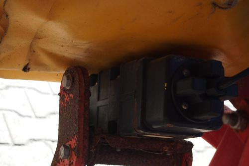 Rozsiewacz nawozów Lely 2 tony z wagą i komputerem wysiewającym - Distributeur d'engrais: photos 4 Rozsiewacz nawozów Lely 2 tony z wagą i komputerem wysiewającym - Distributeur d'engrais: photos 4