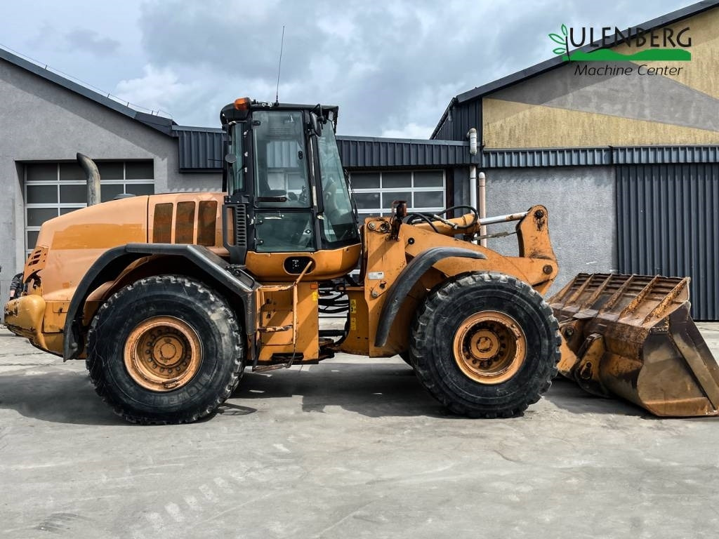 Case 821 E - Chargeuse sur pneus: photos 3 Case 821 E - Chargeuse sur pneus: photos 3