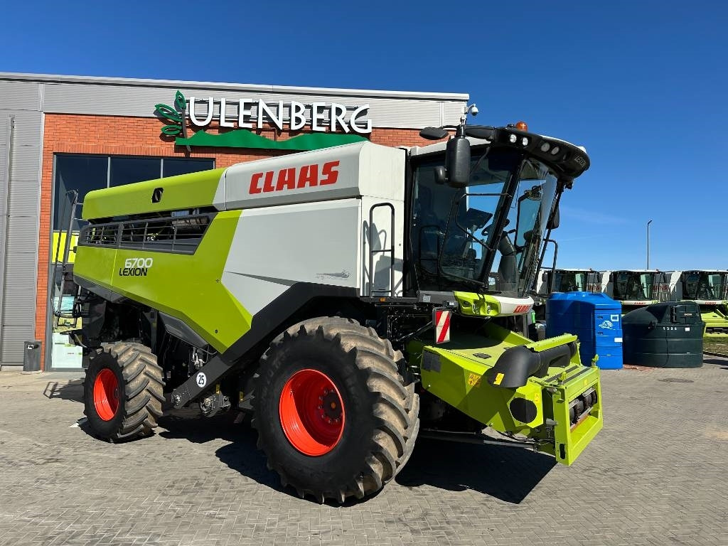 Claas LEXION 6700 -V770-408KM-744mth - Moissonneuse-batteuse: photos 1 Claas LEXION 6700 -V770-408KM-744mth - Moissonneuse-batteuse: photos 1