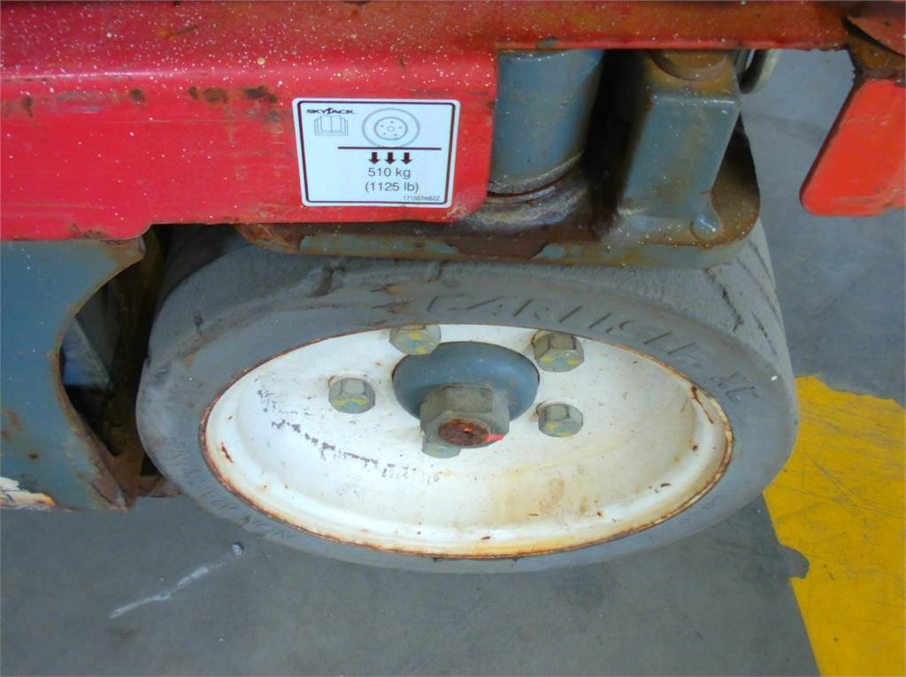 Nacelle à mât vertical SkyJack SJ16: photos 9 Nacelle à mât vertical SkyJack SJ16: photos 9