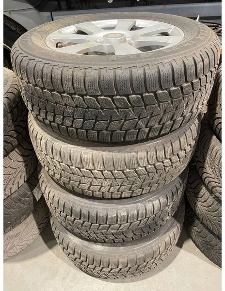 Bridgestone *Mercedes velgen 17 inch met Bridgestone banden*235/60 R17 - Pneus et jantes pour Voiture: photos 1 Bridgestone *Mercedes velgen 17 inch met Bridgestone banden*235/60 R17 - Pneus et jantes pour Voiture: photos 1