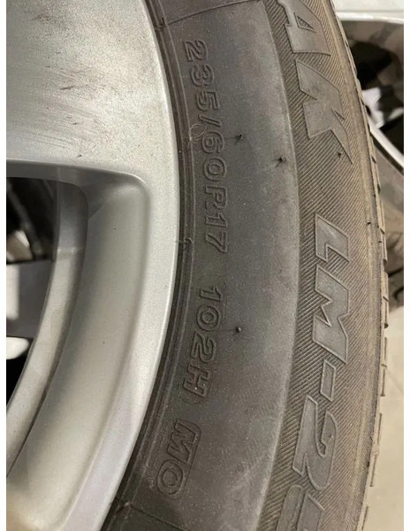 Bridgestone *Mercedes velgen 17 inch met Bridgestone banden*235/60 R17 - Pneus et jantes pour Voiture: photos 4 Bridgestone *Mercedes velgen 17 inch met Bridgestone banden*235/60 R17 - Pneus et jantes pour Voiture: photos 4