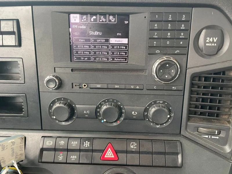 Camion benne, Camion grue Mercedes-Benz Arocs 3342 *6x6*meegestuurd as*2zijdige kipper*Airco*Bluetooth: photos 7 Camion benne, Camion grue Mercedes-Benz Arocs 3342 *6x6*meegestuurd as*2zijdige kipper*Airco*Bluetooth: photos 7