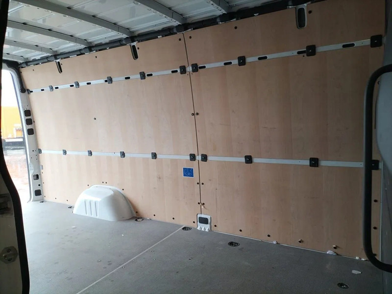 Mercedes-Benz Binnenbekleding L2H2 Sprinter - Cabine et intérieur pour Véhicule utilitaire: photos 5 Mercedes-Benz Binnenbekleding L2H2 Sprinter - Cabine et intérieur pour Véhicule utilitaire: photos 5