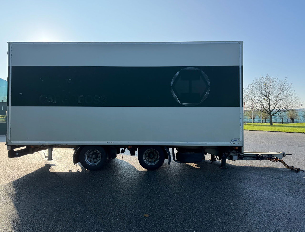 Burg VAN Beurden Isolated BOX Side Doors TRS Cooling Hydrarolls Holland-Trailer - Remorque frigorifique: photos 5 Burg VAN Beurden Isolated BOX Side Doors TRS Cooling Hydrarolls Holland-Trailer - Remorque frigorifique: photos 5