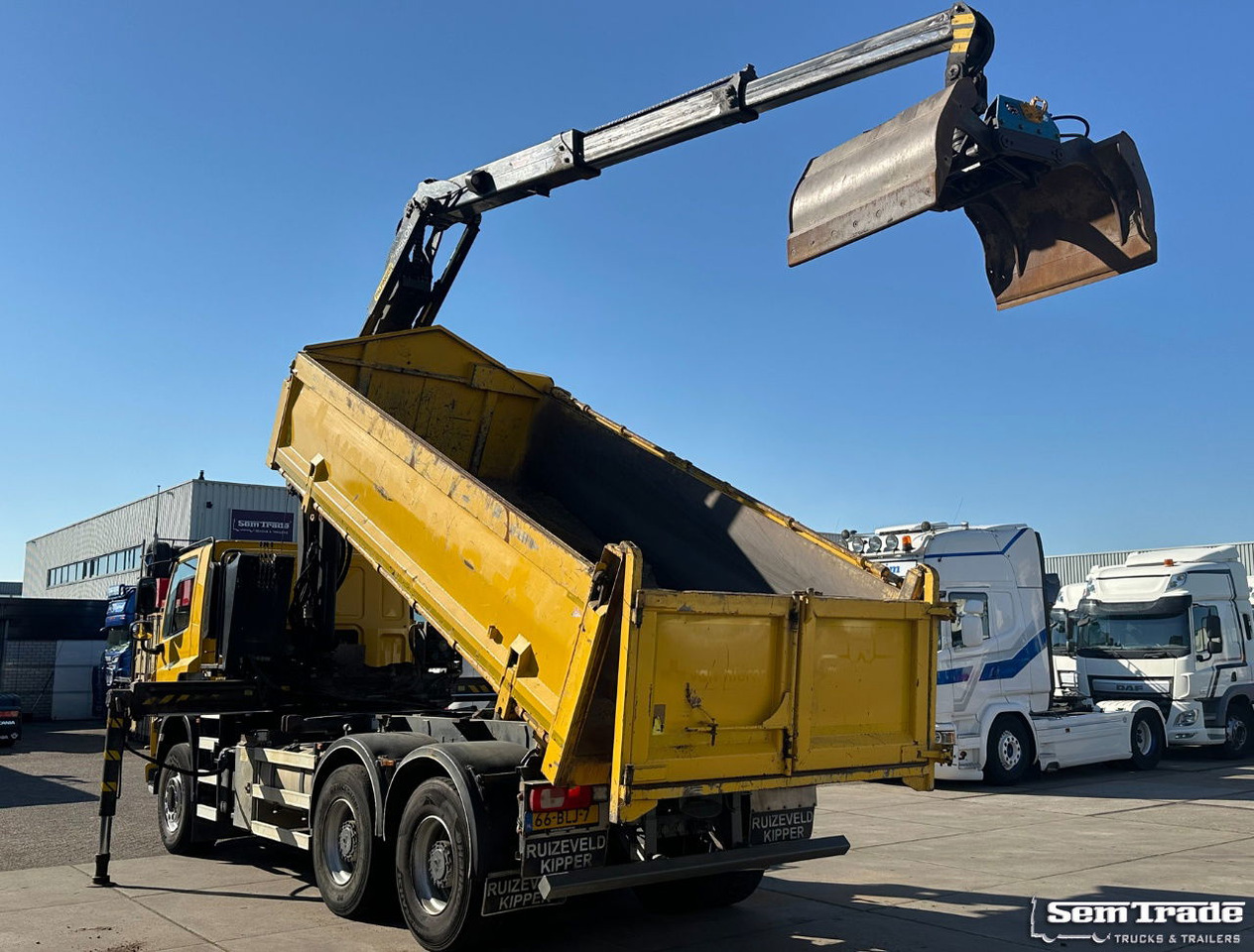 DAF CF 410 FAT 6X4 188.000 KM Palfinger 17 TON/Meter Kraan 2 Zijdige Ruizeveld K - Camion grue: photos 2 DAF CF 410 FAT 6X4 188.000 KM Palfinger 17 TON/Meter Kraan 2 Zijdige Ruizeveld K - Camion grue: photos 2