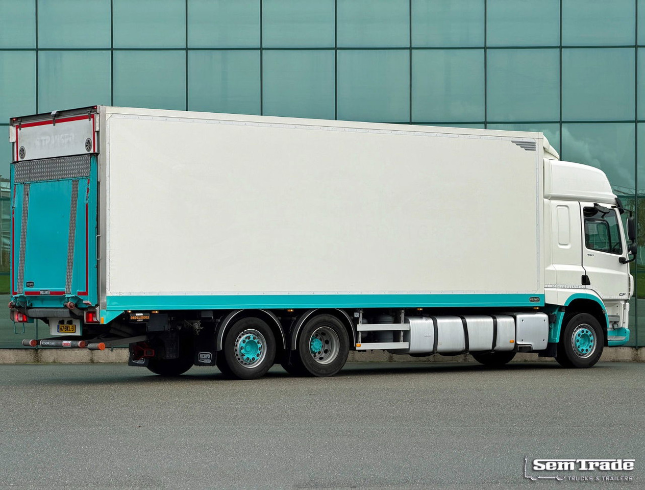DAF CF 450 SC Heiwo Isolated BOX 875 x 250 x 275 INS. Carrier Cooling 340.000 KM Tail Lift Super Condition NEW APK - TUV - Camion frigorifique: photos 4 DAF CF 450 SC Heiwo Isolated BOX 875 x 250 x 275 INS. Carrier Cooling 340.000 KM Tail Lift Super Condition NEW APK - TUV - Camion frigorifique: photos 4