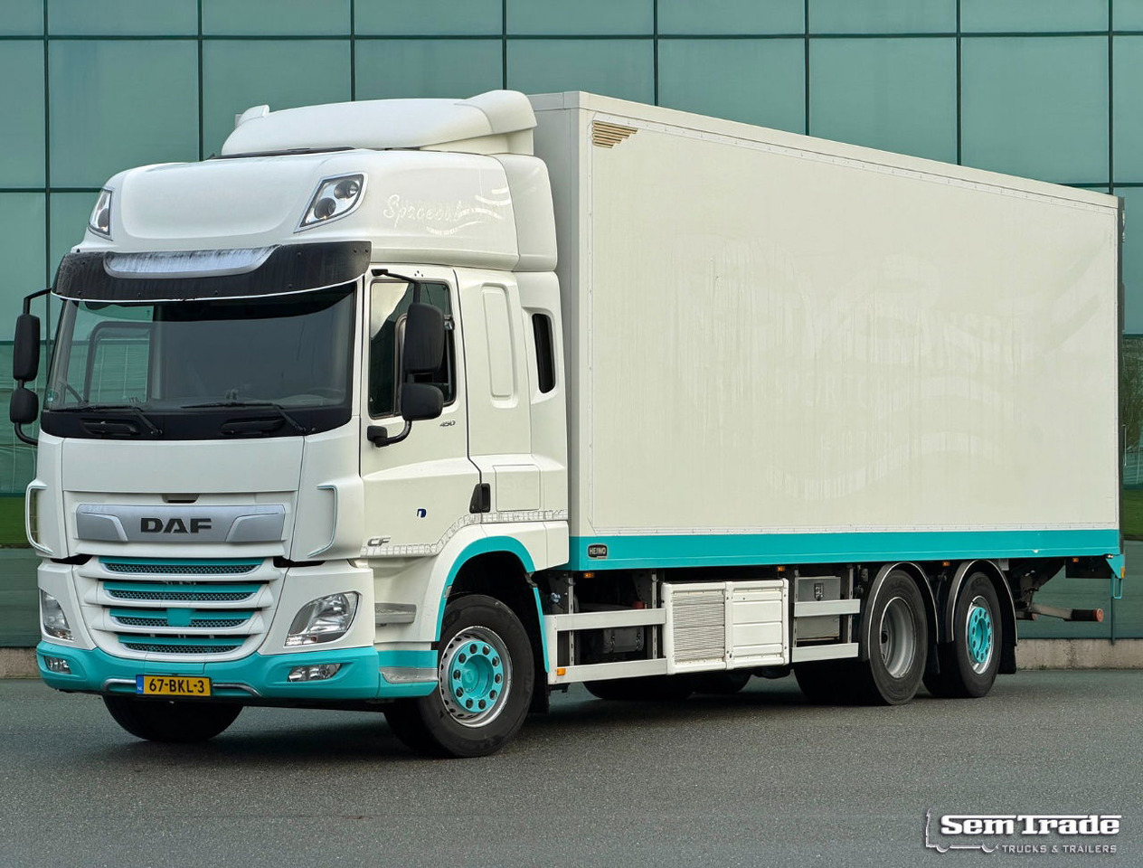 DAF CF 450 SC Heiwo Isolated BOX 875 x 250 x 275 INS. Carrier Cooling 340.000 KM Tail Lift Super Condition NEW APK - TUV - Camion frigorifique: photos 1 DAF CF 450 SC Heiwo Isolated BOX 875 x 250 x 275 INS. Carrier Cooling 340.000 KM Tail Lift Super Condition NEW APK - TUV - Camion frigorifique: photos 1