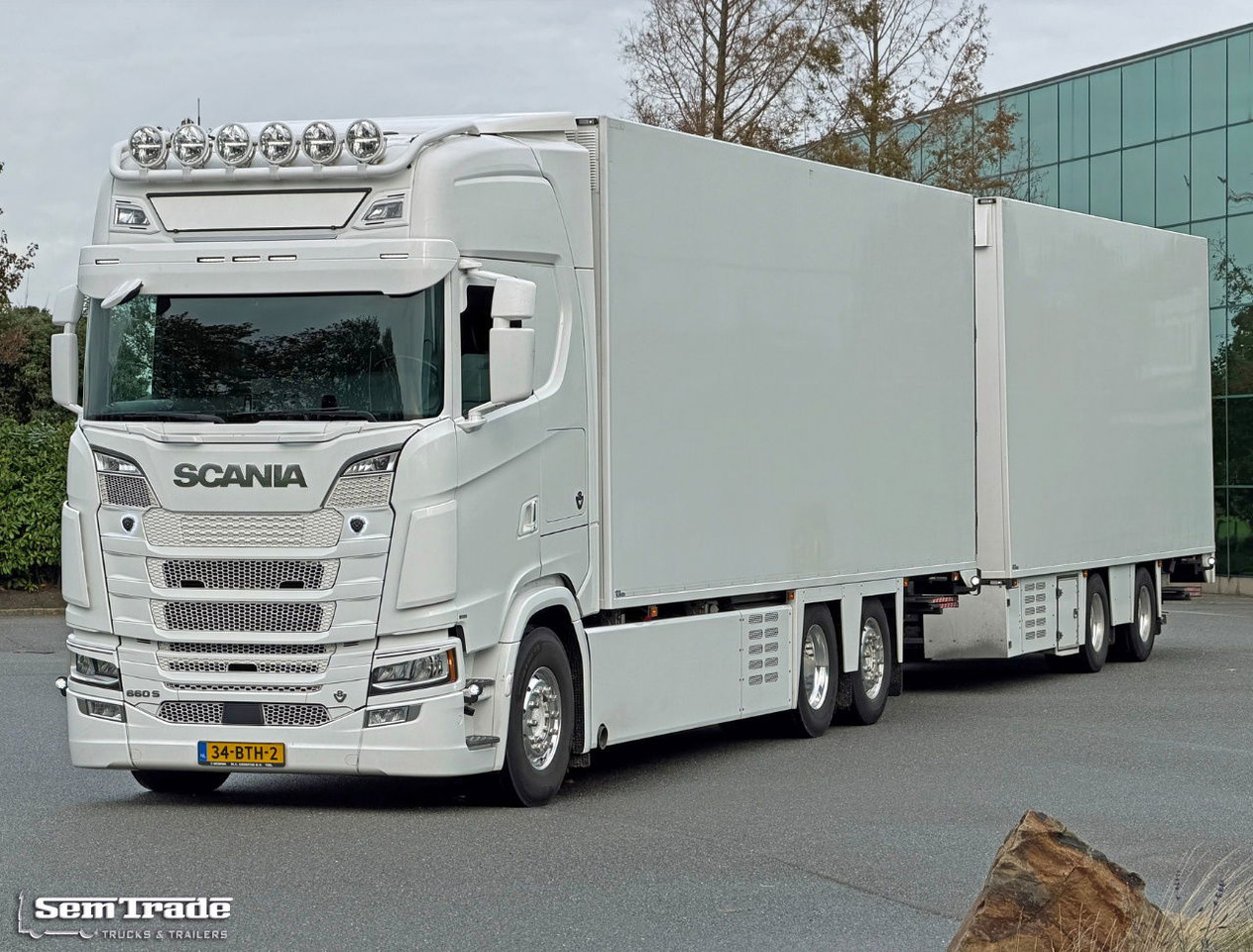Scania S660 V8 Retarder Full Options 50CC VAN Beurden Boxes 2x Lift Super Condition - Camion frigorifique: photos 1 Scania S660 V8 Retarder Full Options 50CC VAN Beurden Boxes 2x Lift Super Condition - Camion frigorifique: photos 1