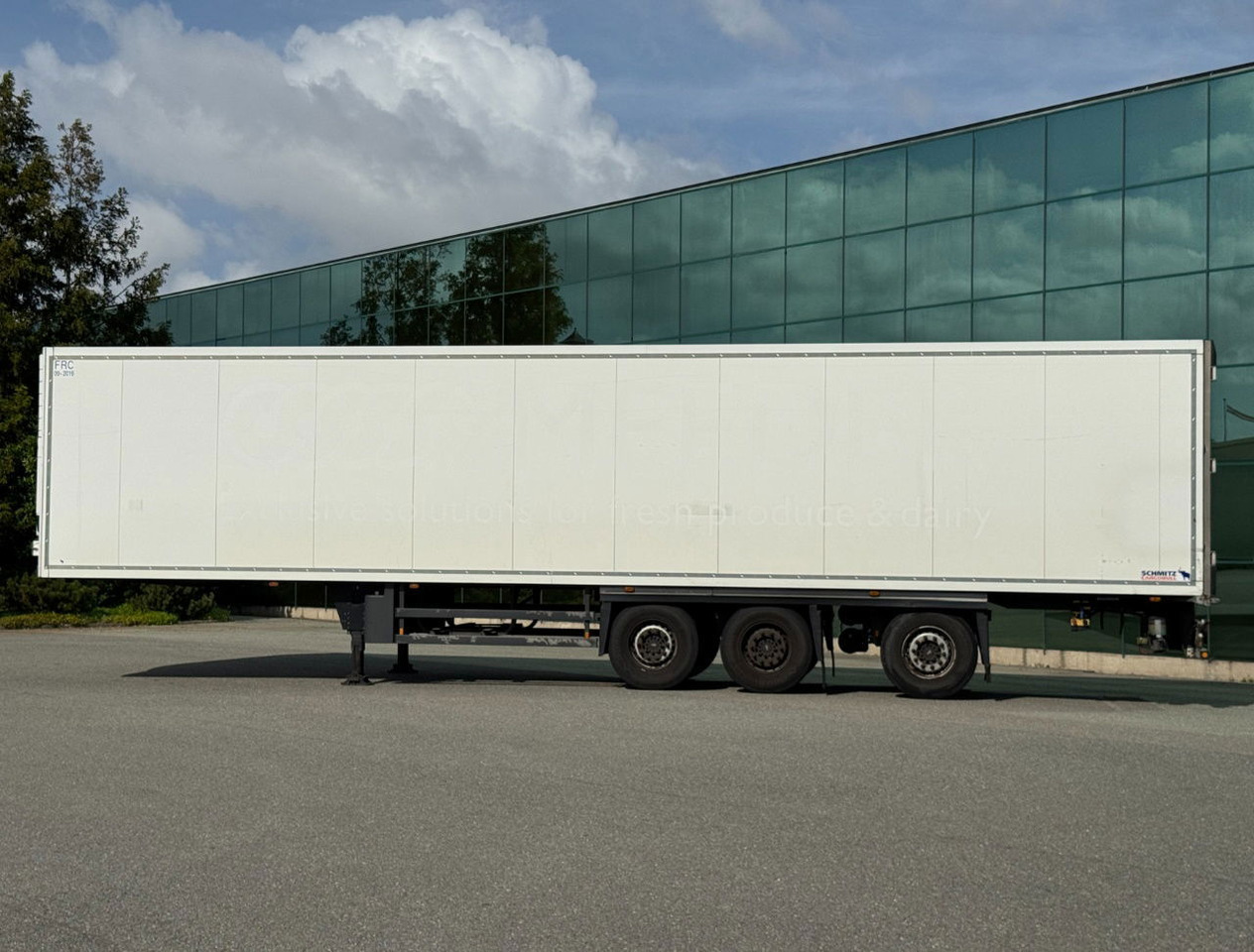 Schmitz Cargobull 3-AS Stuuras Carrier Vector 1550 Gegalvaniseerd Chassis Nieuwe APK Zeer Goede Banden TOP Staat NL Trailer - Semi-remorque frigorifique: photos 2 Schmitz Cargobull 3-AS Stuuras Carrier Vector 1550 Gegalvaniseerd Chassis Nieuwe APK Zeer Goede Banden TOP Staat NL Trailer - Semi-remorque frigorifique: photos 2