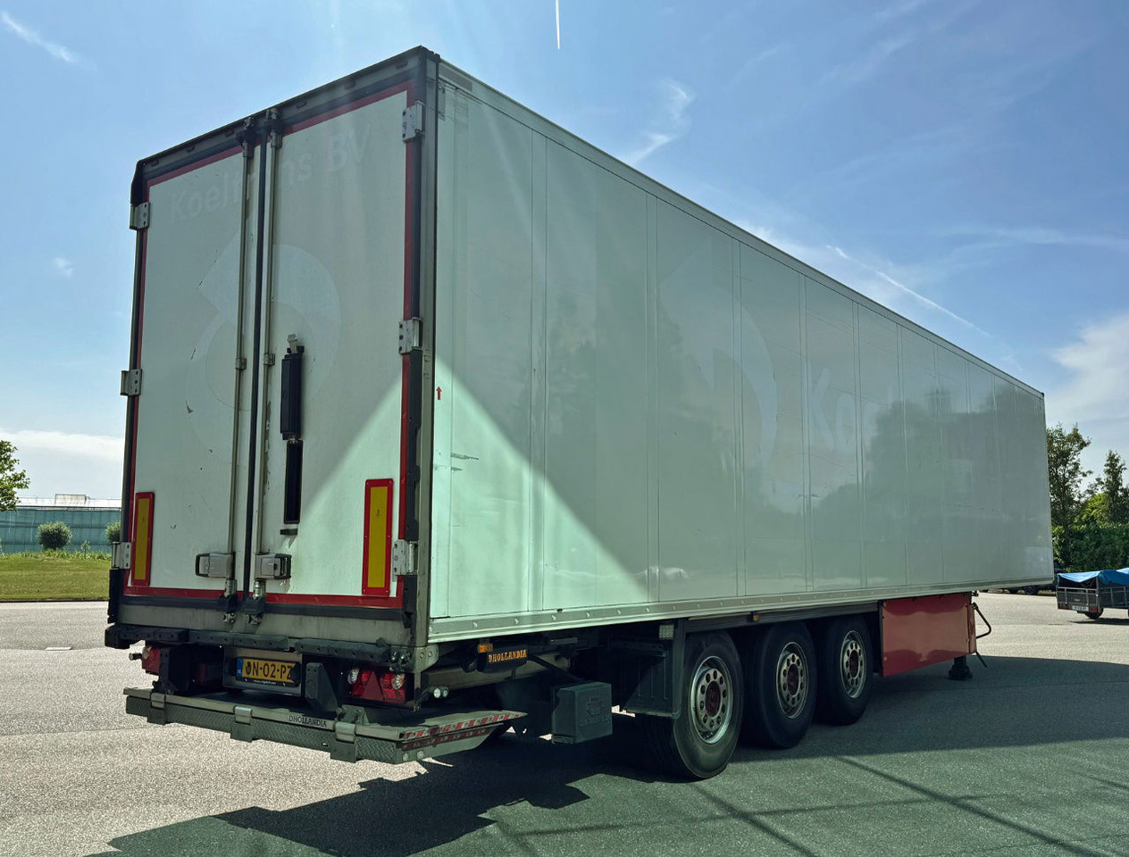 Schmitz Cargobull SCBS3B 270 CM High Flower Wide Liftaxle Tail Lift NL Trailer 6 - Semi-remorque frigorifique: photos 5 Schmitz Cargobull SCBS3B 270 CM High Flower Wide Liftaxle Tail Lift NL Trailer 6 - Semi-remorque frigorifique: photos 5