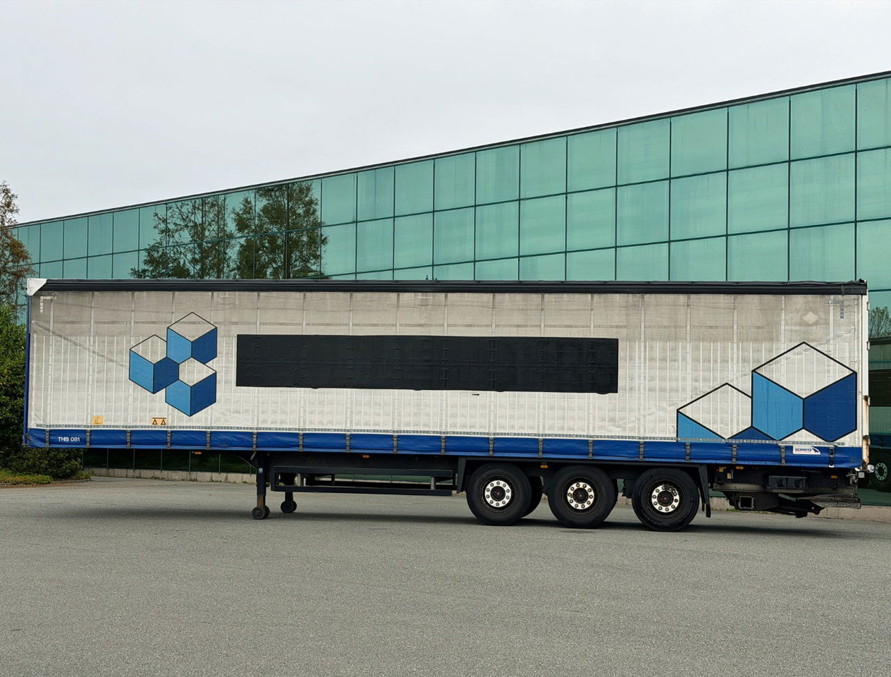 Schmitz Cargobull SCBS3T Disc Brakes Galvanised Chassis 2.000 KG Lift NL Trailer - Semi-remorque rideaux coulissants: photos 2 Schmitz Cargobull SCBS3T Disc Brakes Galvanised Chassis 2.000 KG Lift NL Trailer - Semi-remorque rideaux coulissants: photos 2