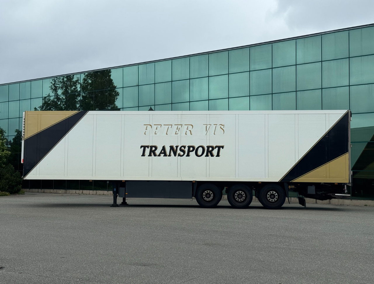 Schmitz Cargobull SKO24 Thermo King SL200e Only 8.900 Hours 270 CM High 250 CM Wide Disc Brakes Lift Axle NL Trailer 3 Pieces IN Stock - Semi-remorque frigorifique: photos 2 Schmitz Cargobull SKO24 Thermo King SL200e Only 8.900 Hours 270 CM High 250 CM Wide Disc Brakes Lift Axle NL Trailer 3 Pieces IN Stock - Semi-remorque frigorifique: photos 2