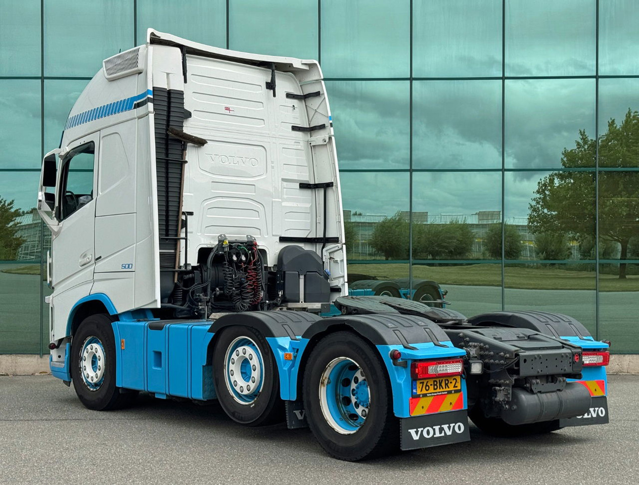 Volvo FH 500 6X2 XL 2x Tanks 950 Liters I-Parc Cool Leaf AIR Suspension TOP Condition Holland Truck 2 Pieces - Tracteur routier: photos 3 Volvo FH 500 6X2 XL 2x Tanks 950 Liters I-Parc Cool Leaf AIR Suspension TOP Condition Holland Truck 2 Pieces - Tracteur routier: photos 3