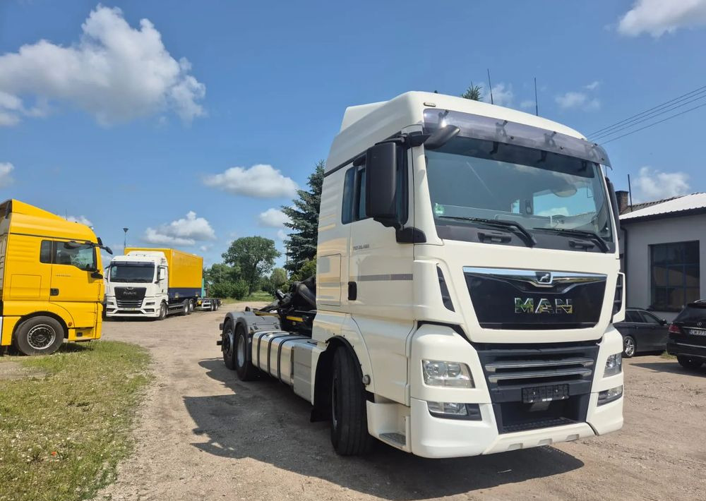 MAN TGX 26-460 oś skrętna Hakowiec - Camion ampliroll: photos 2 MAN TGX 26-460 oś skrętna Hakowiec - Camion ampliroll: photos 2