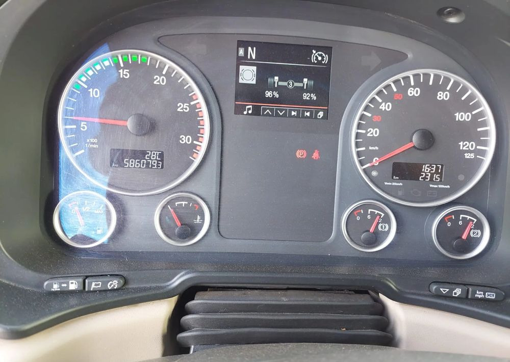 Camion ampliroll MAN TGX 26-500 Hakowiec oś skrętna: photos 12