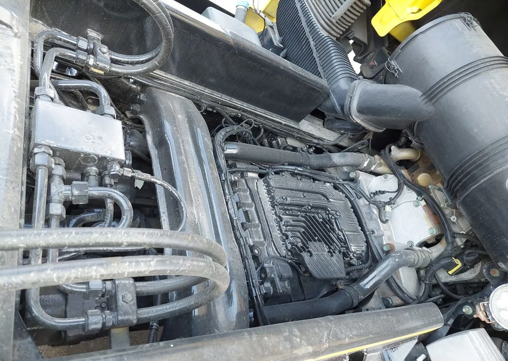 Camion ampliroll MAN TGX 26-500 Hakowiec oś skrętna: photos 19