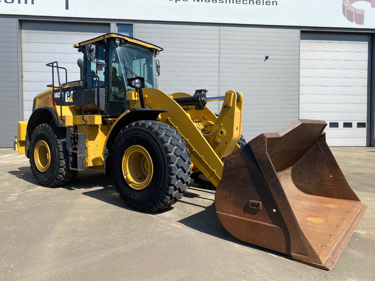 CATERPILLAR 962M - Chargeuse sur pneus: photos 4 CATERPILLAR 962M - Chargeuse sur pneus: photos 4