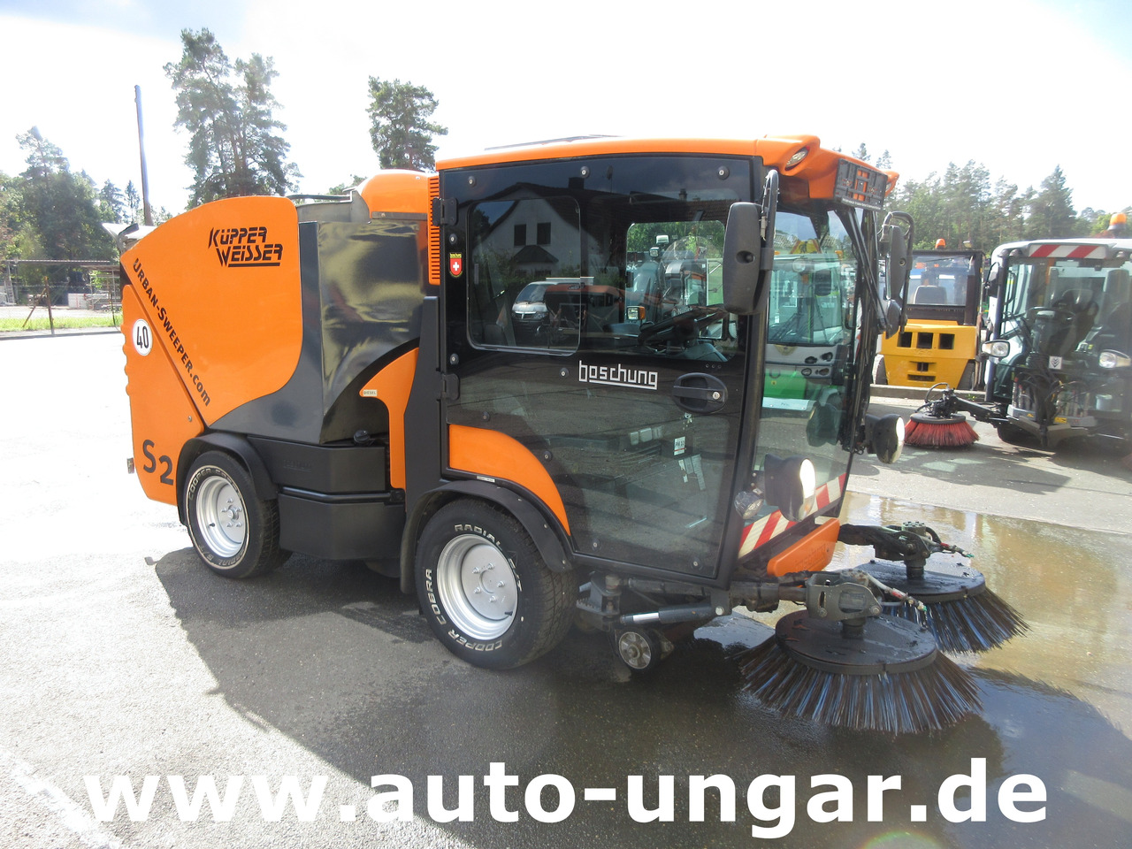 Boschung S2 Küpper-Weisser Kehrmaschine Urban Sweeper 2m³ Knicklenkung 40km/h - Balayeuse de voirie: photos 4 Boschung S2 Küpper-Weisser Kehrmaschine Urban Sweeper 2m³ Knicklenkung 40km/h - Balayeuse de voirie: photos 4