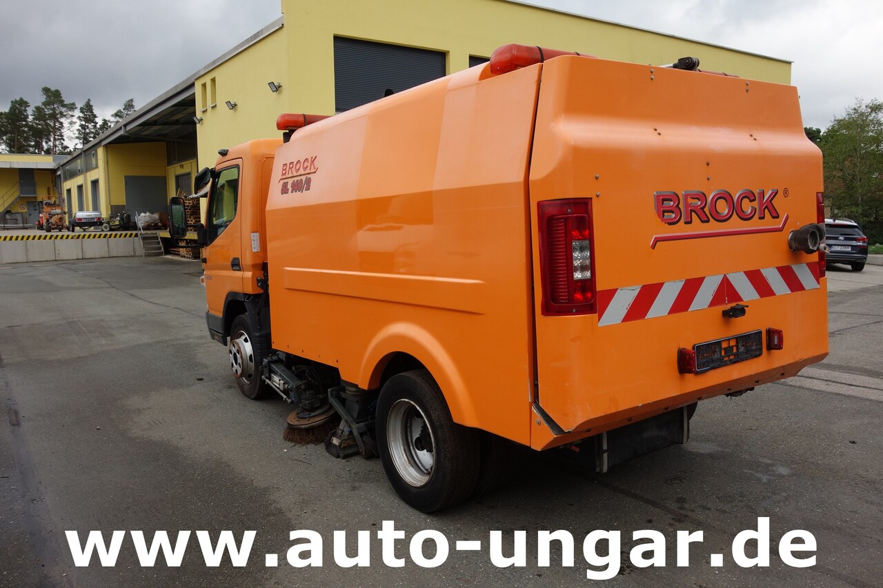Mitsubishi Fuso Canter 7C15 mit Brock SL 140/2 Kehrmaschine Euro 4 - Balayeuse de voirie: photos 5 Mitsubishi Fuso Canter 7C15 mit Brock SL 140/2 Kehrmaschine Euro 4 - Balayeuse de voirie: photos 5