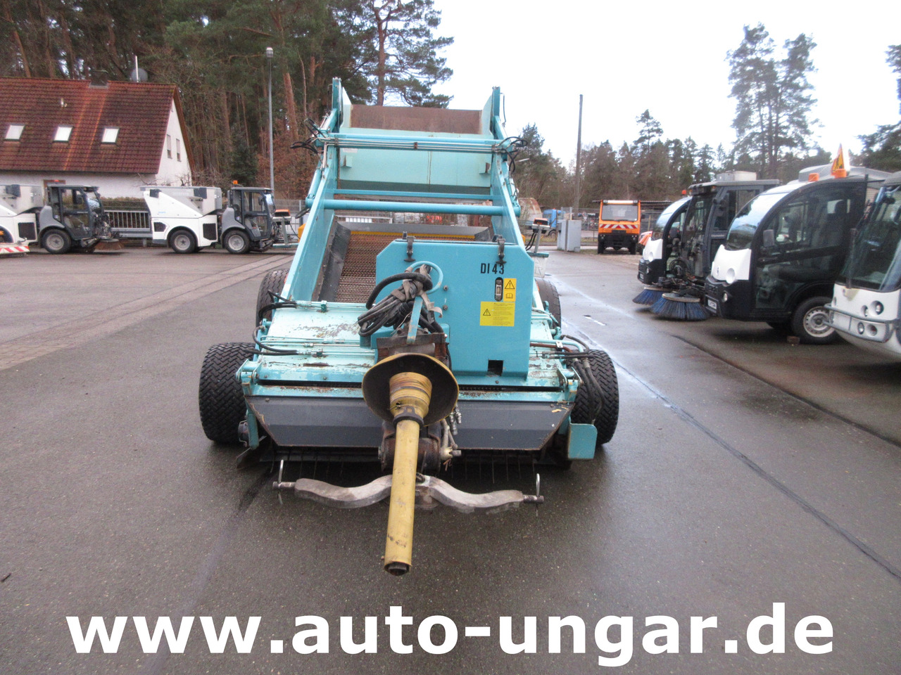 Kässbohrer BeachTech STR 2000 Baujahr 2003 BeachCleaner Strandreiniger °0043 - Véhicule de voirie/ Spécial: photos 2 Kässbohrer BeachTech STR 2000 Baujahr 2003 BeachCleaner Strandreiniger °0043 - Véhicule de voirie/ Spécial: photos 2