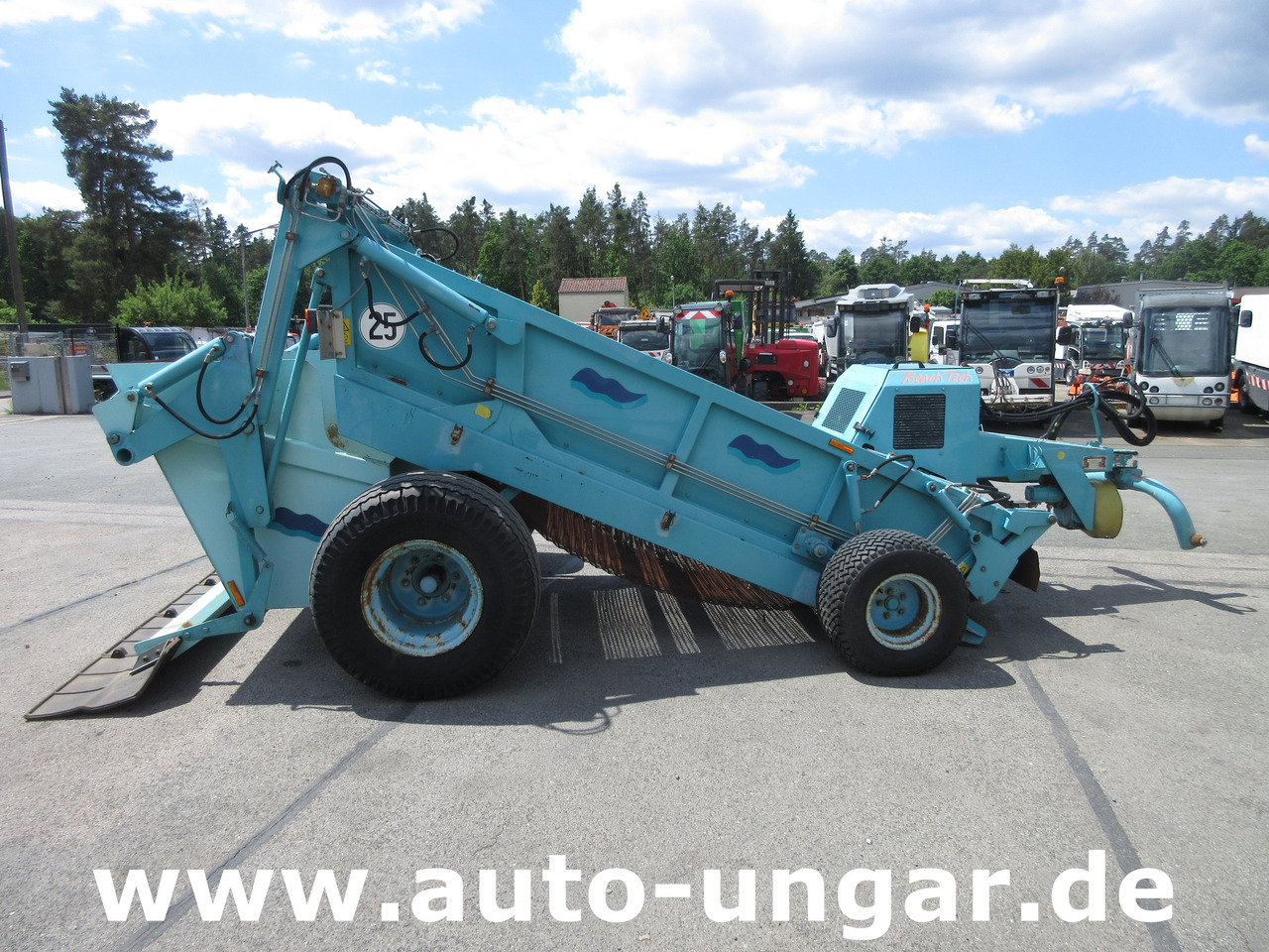 Kässbohrer BeachTech STR 2000 BeachCleaner Strandreiniger καθαριστής παραλίας - Véhicule de voirie/ Spécial: photos 5 Kässbohrer BeachTech STR 2000 BeachCleaner Strandreiniger καθαριστής παραλίας - Véhicule de voirie/ Spécial: photos 5
