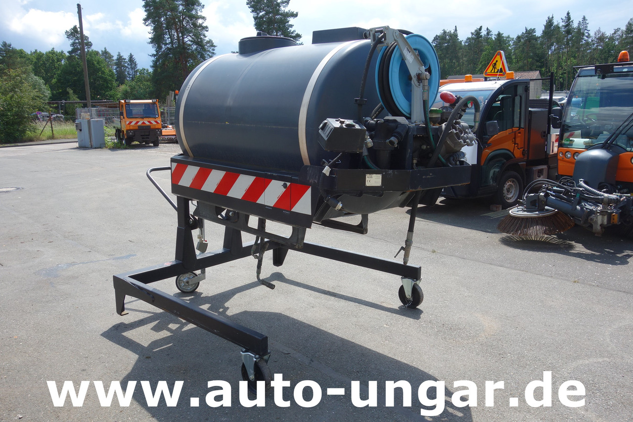 NILFISK CR3500 Wasserfass mit Pumpe + Schlauchhaspel Schmidt Multigo Schwemmaufbau - Véhicule de voirie/ Spécial: photos 1 NILFISK CR3500 Wasserfass mit Pumpe + Schlauchhaspel Schmidt Multigo Schwemmaufbau - Véhicule de voirie/ Spécial: photos 1