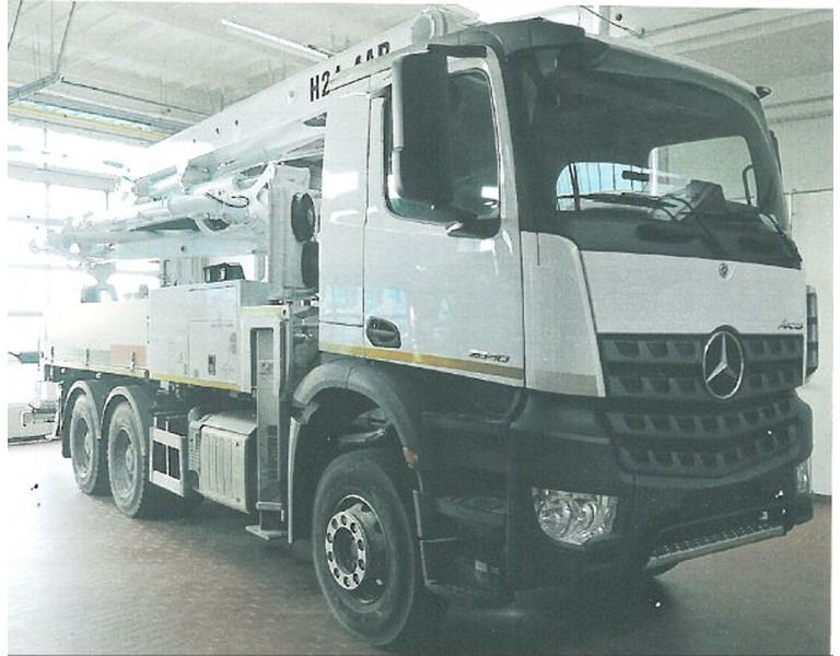 Mercedes-Benz Arocs 2840 - Pompe à béton stationnaire: photos 1 Mercedes-Benz Arocs 2840 - Pompe à béton stationnaire: photos 1