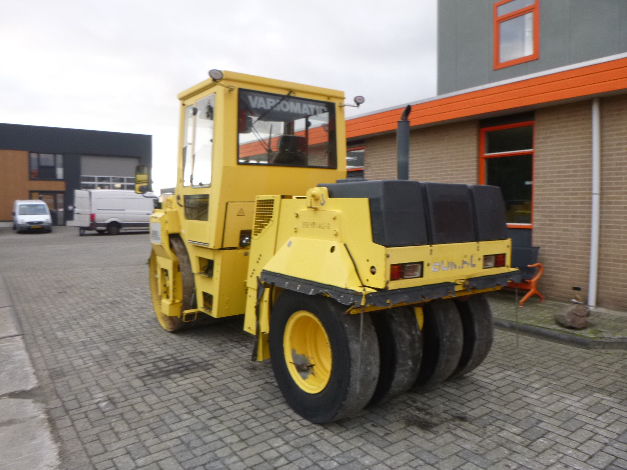 BOMAG BW151AC-2 - Compacteur mixte: photos 3 BOMAG BW151AC-2 - Compacteur mixte: photos 3