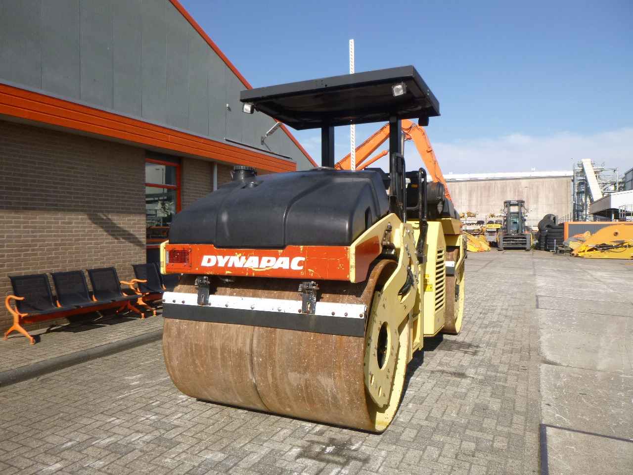 DYNAPAC CC432V - Rouleau compresseur: photos 4 DYNAPAC CC432V - Rouleau compresseur: photos 4