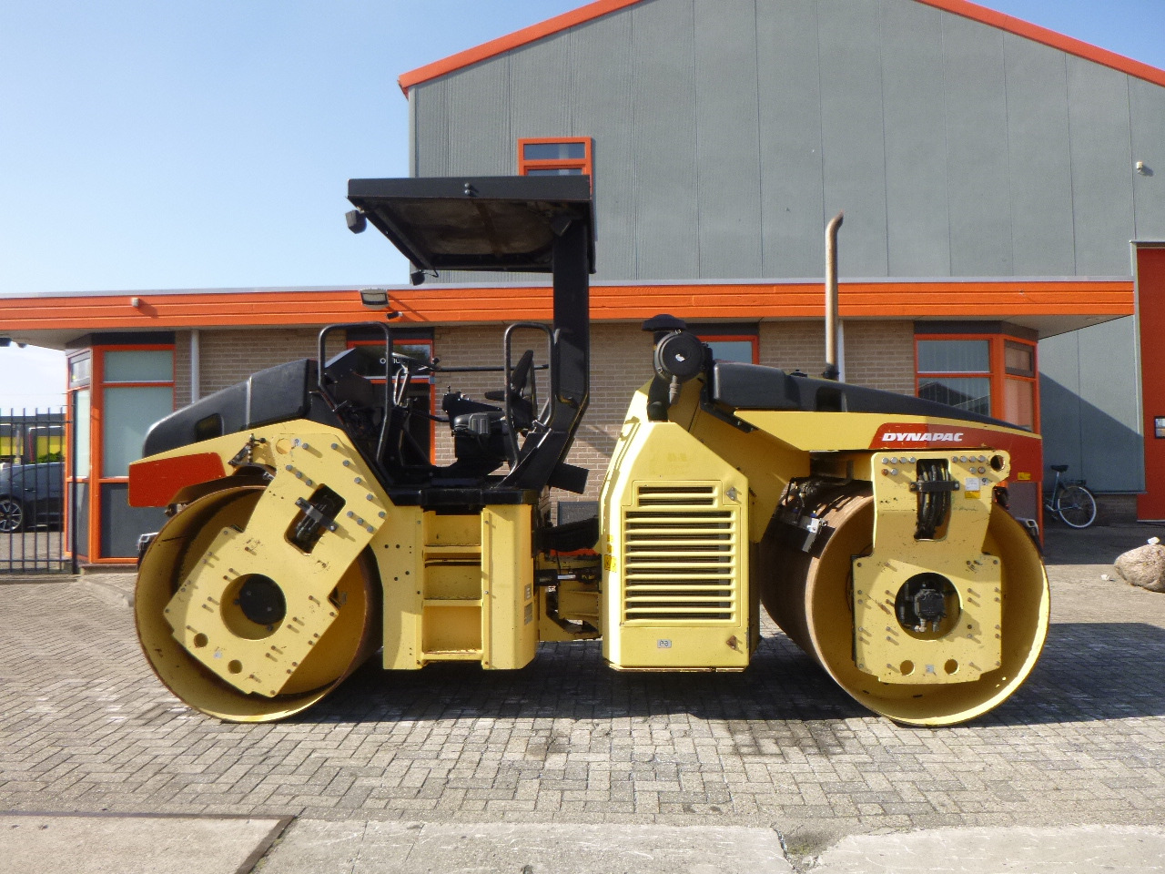 DYNAPAC CC432V - Rouleau compresseur: photos 1 DYNAPAC CC432V - Rouleau compresseur: photos 1